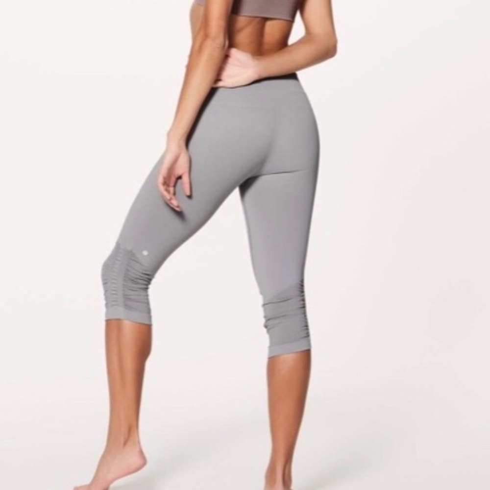 Lululemon cropped leggings gray
